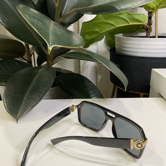 VERSACE VINTAGE ICON PILOT SUNGLASSES - Picture 4 of 8
